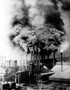 1890s, Pittsburgh, Pennsylvania, USA --- Smokestacks from factory in Pittsburgh, Pennsylvania, belch black smoke into the atmosphere, 1890s. --- Image by © Bettmann/CORBIS